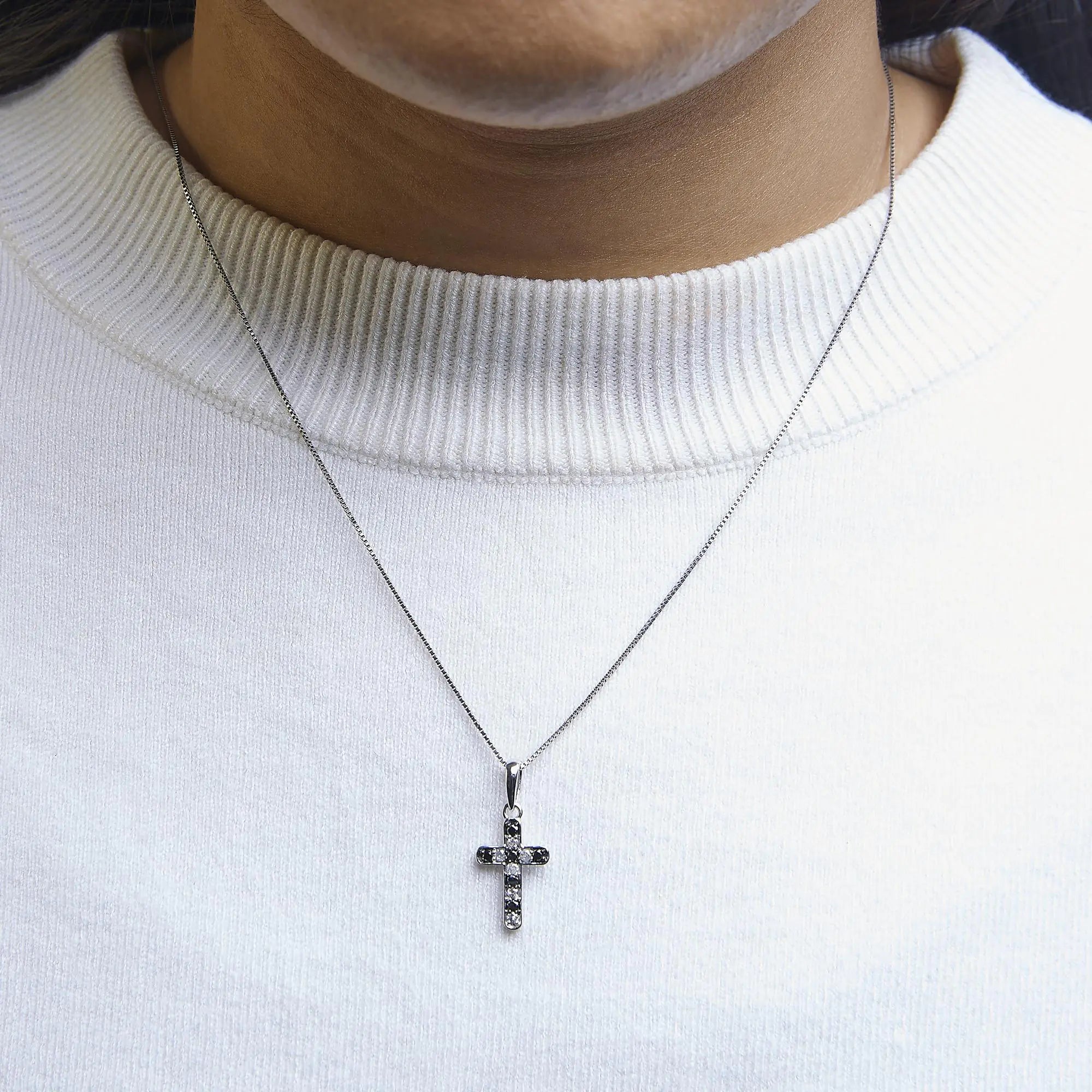 4 Cttw Round NRound Natural Treated Black and White Diamond Cross Pendant Necklaceatural Treated Black and White Diamond Cross Pendant Necklace (Black and I-J Color, I3 Clarity)