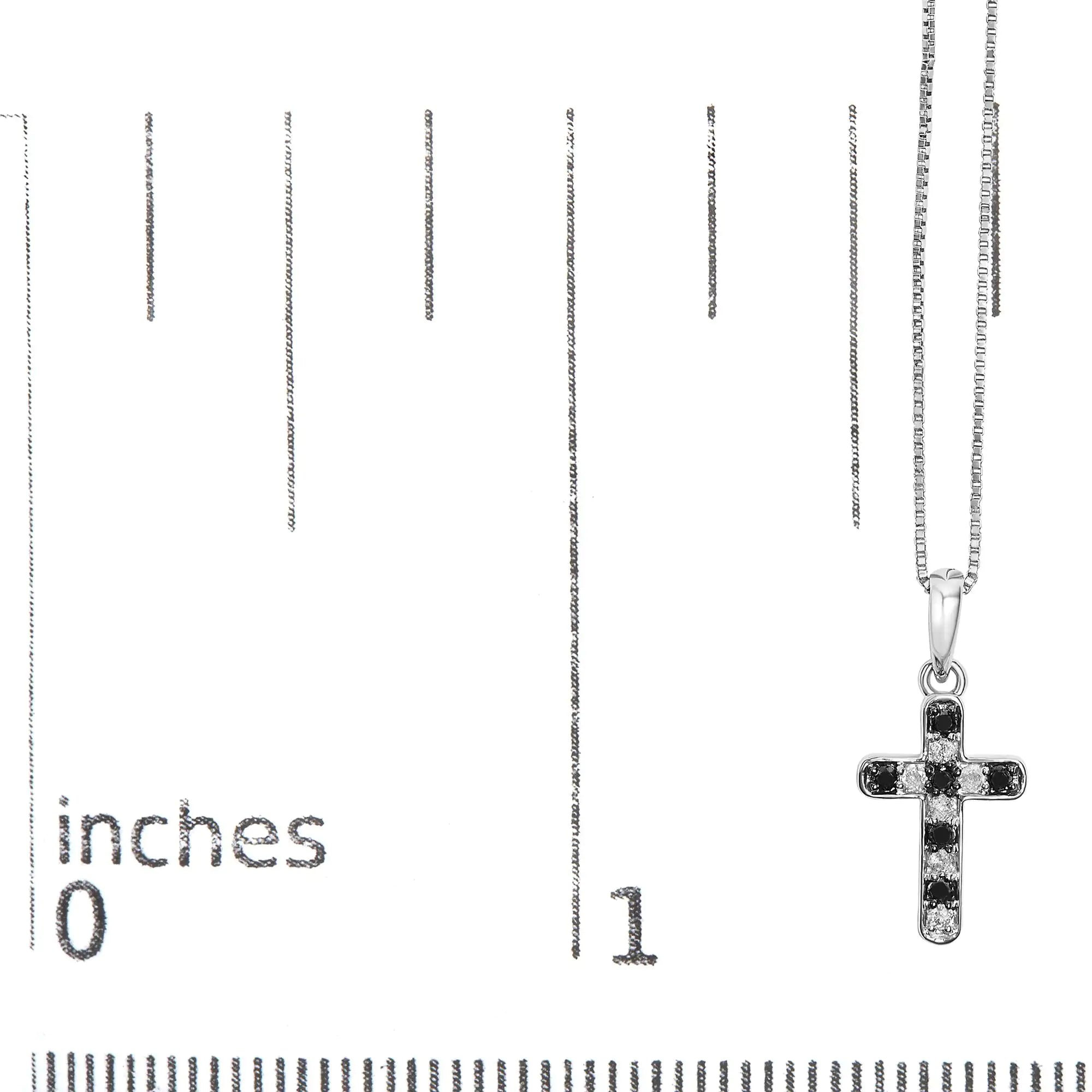 925 Sterling Silver 1/4 Cttw Round NaRound Natural Treated Black and White Diamond Cross Pendant Necklacetural Treated Black and White Diamond Cross Pendant Necklace (Black and I-J Color, I3 Clarity)